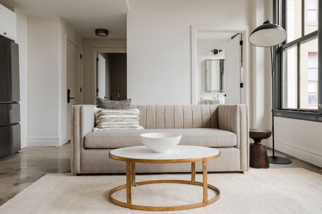 Photo - 505 E Travis St Unit ID1267122P