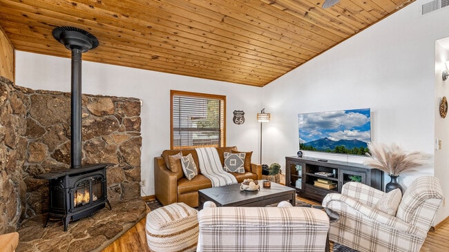 Building Photo - 210 Kiowa Unit ID1331068P