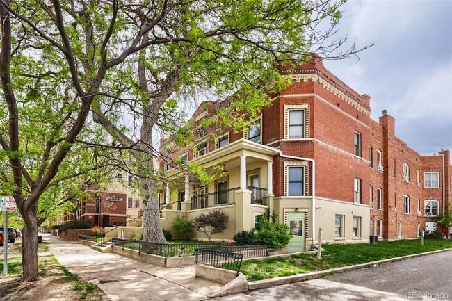 Building Photo - 1425 N Washington St Unit 302