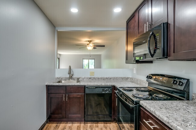 2 BR, 1.5 BA - 1,100SF - American Colony