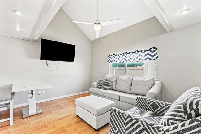 Photo - 5218 Beach Dr Unit ID1355001P