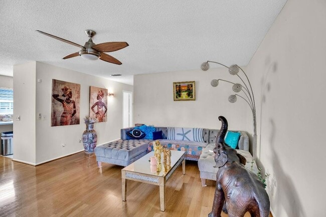 Photo - 2 Vis Gdns Trl Unit 202