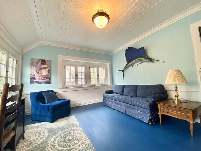 Building Photo - 3085 Fairmount Blvd Unit ID1057685P