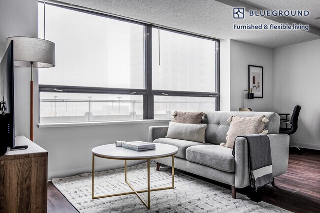 Photo - 445 E Ohio St Unit FL17-ID788