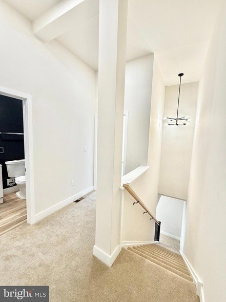 Photo - 151 N York St