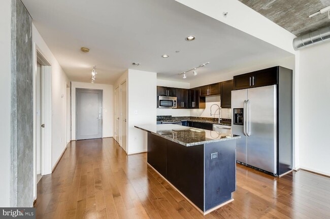 Photo - 1200 Steuart St Unit 725