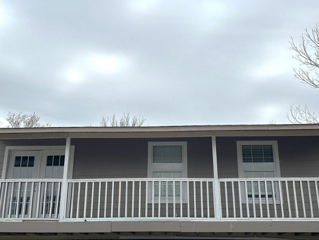 Building Photo - 309 S 3rd St