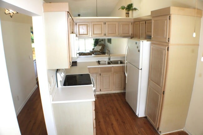 Photo - 1082 Keystone Dr