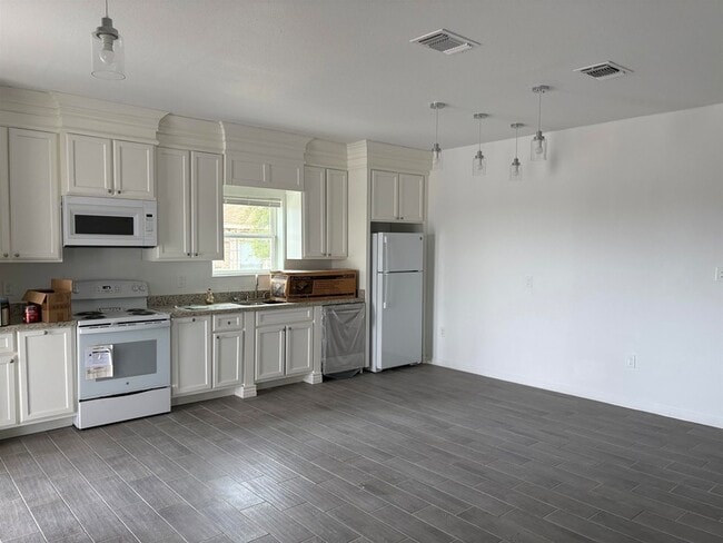 Photo - 311 Rosalinda Dr