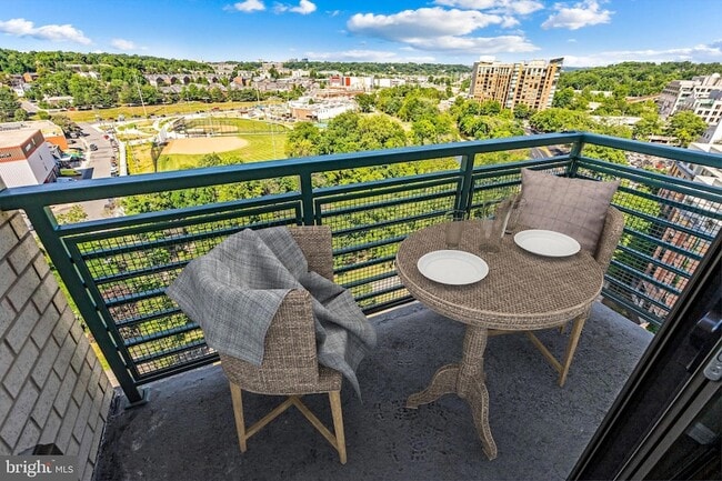 Building Photo - 2720 S Arlington Mill Dr Unit 1102