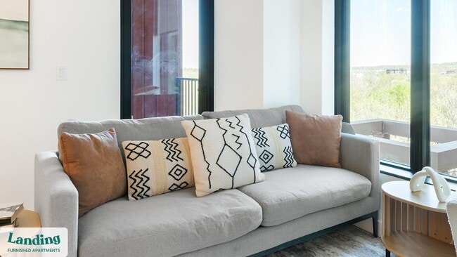 Building Photo - 632 Howard Rd SE Unit 430