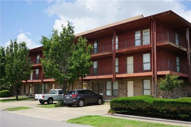Building Photo - 1448 Carrollton Ave Unit 204