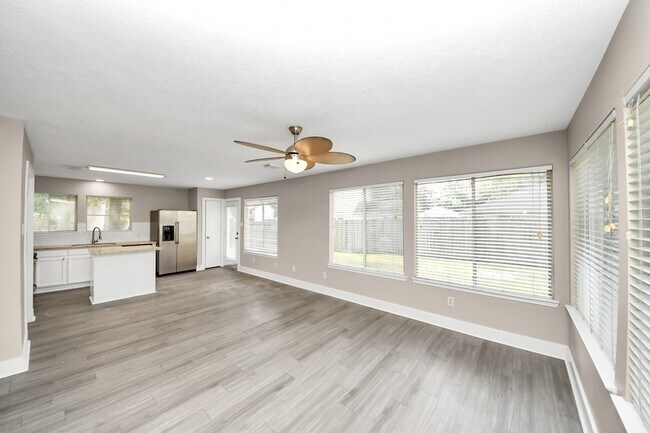 Photo - 18178 Woodsdale Ct