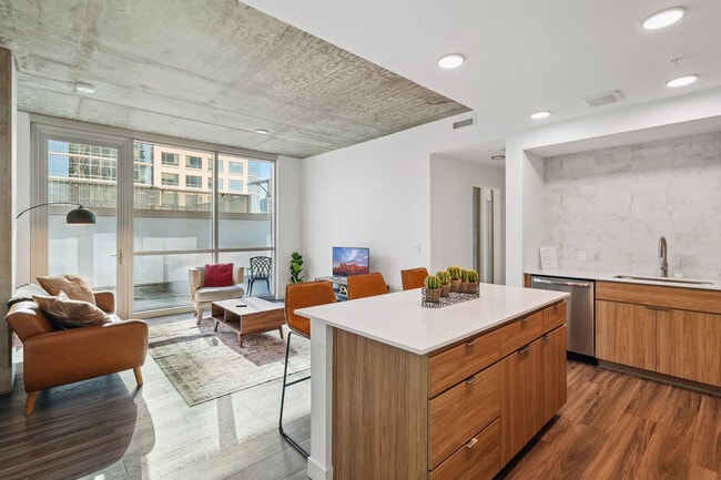 Photo - 222 E Jefferson St Unit ID1369272P