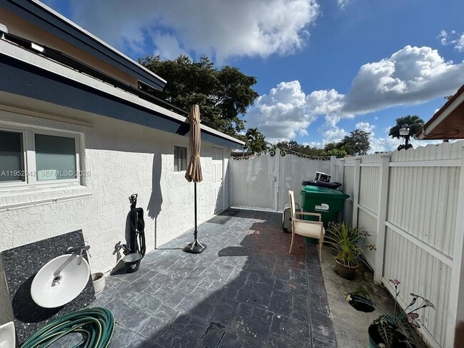 Photo - 10710 SW 141st Ave Unit 1