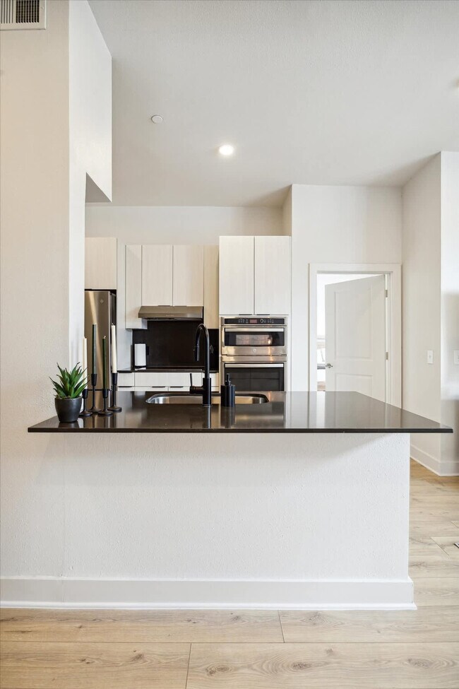 Photo - 1112 Columbus St Unit FL4-ID1031693P