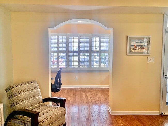 Photo - 6512 Winchester Ave