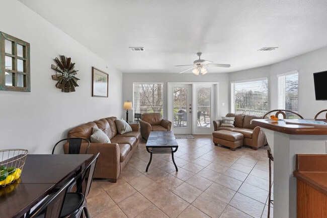 Building Photo - 730 E Mather St Unit FL1-ID1351230P