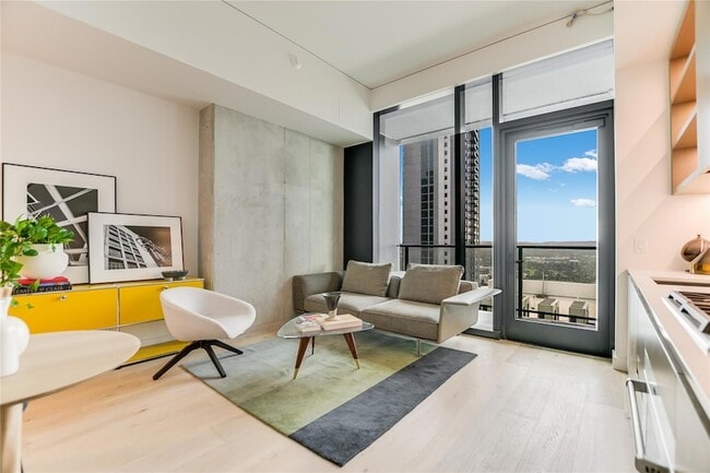 Building Photo - 610 Davis St Unit 3206