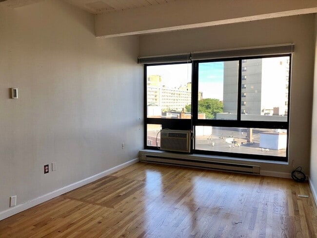 Photo - 12 Stoneholm St Unit 616