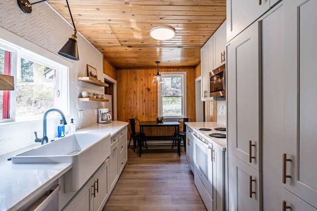 Photo - 1005 Yew Wood St Unit ID1250611P