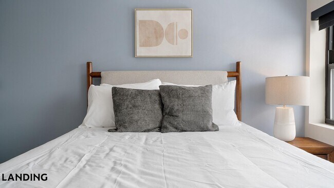 Photo - 1922 W Ogden Ave Unit 709