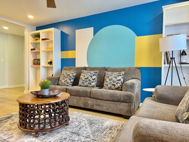 Building Photo - 215 Piedmont Ave NE Unit ID1299359P