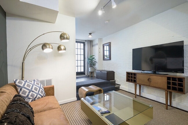 Photo - 1423 Q St NW Unit SI FL3-ID1512336P