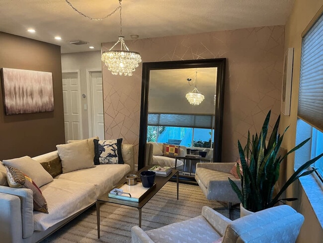 Photo - 1423 Holly Heights Dr Unit ID1056355P