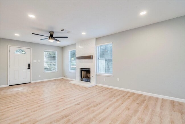 Building Photo - 13808 Lothian Dr