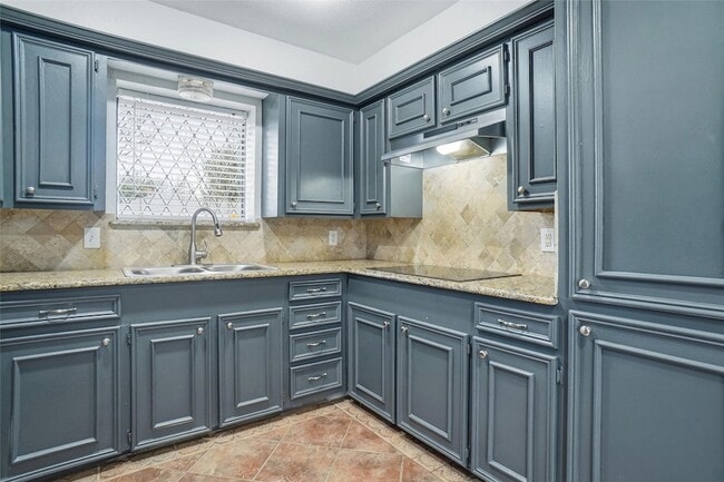 Photo - 1329 Mackie Dr