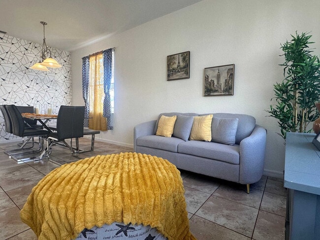 Building Photo - 930 Oxford Dr Unit ID1379465P