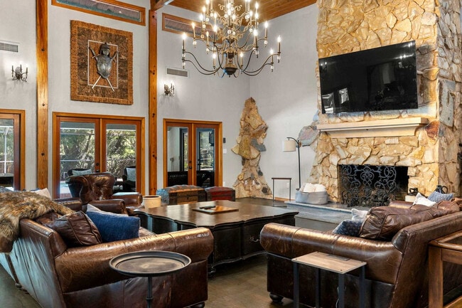 Building Photo - 926 Riverhills Dr Unit ID1261509P