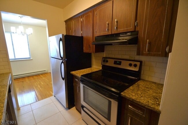 Photo - 121 Grove St
