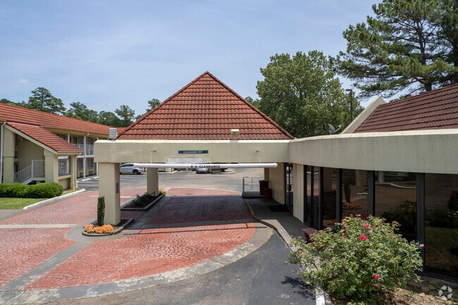 Photo - Siegel Select Jackson