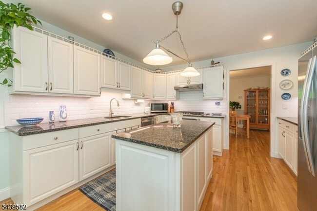 Photo - 31 Cooper Ln