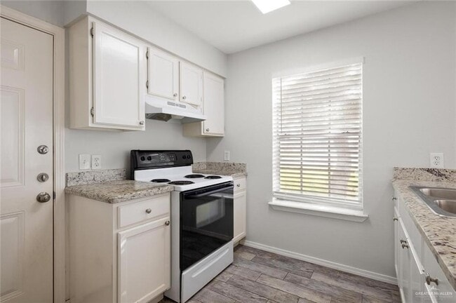 Photo - 1006 W Kelly Ave Unit B