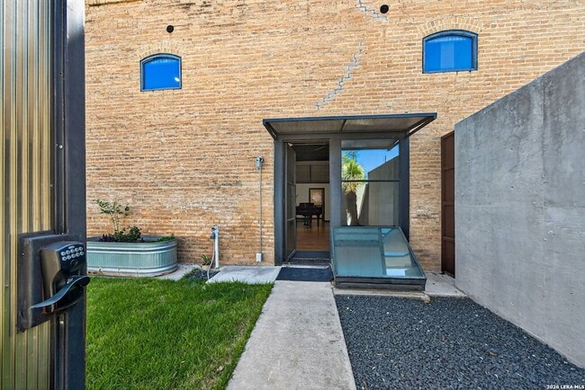 Photo - 612 High St