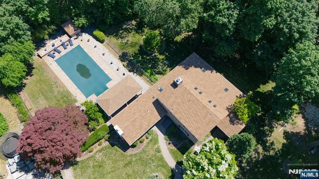 Photo - 8 Crosby Ln