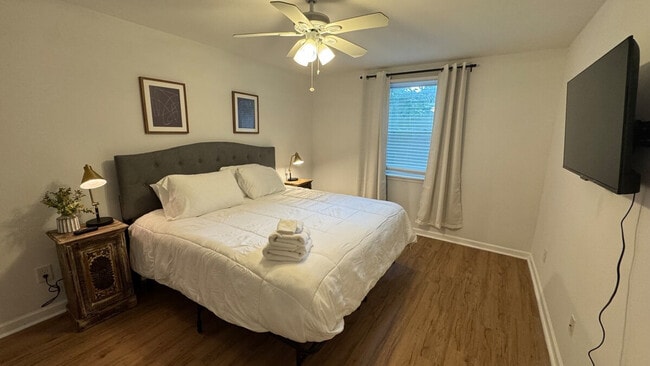 Photo - 2018 Morningside Dr Unit ID1344197P