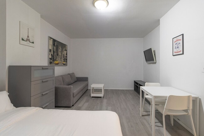 Photo - 131 E 94th St Unit SI ID1032065P