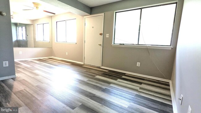 Photo - 1703 Fountain Rock Way Unit B
