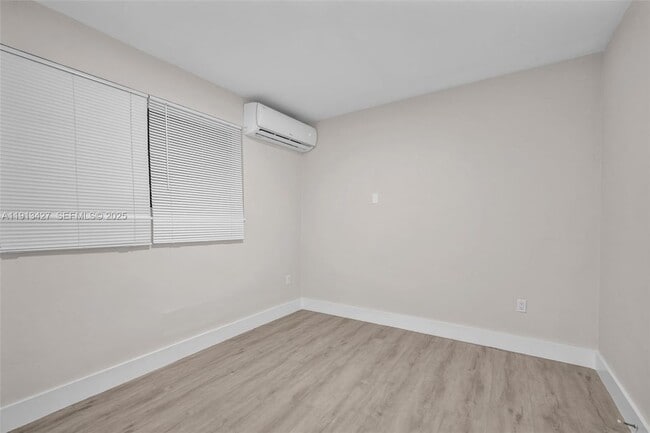 Photo - 3030 NW 16th St Unit 3