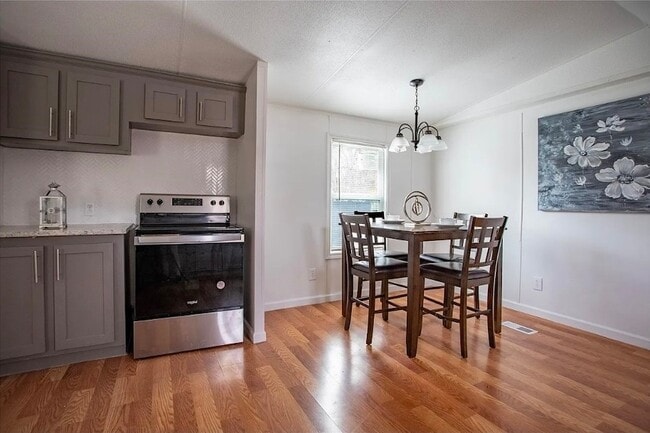 Photo - 9874 Lakeshore Dr