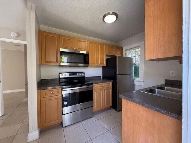 Photo - 400 Metcalf Ct