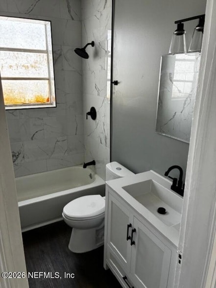 Building Photo - 2744 Riverside Ave Unit 6-0