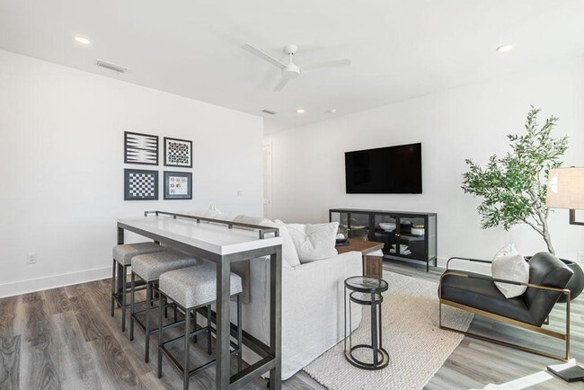 Building Photo - 24 Annabella St Unit SI ID1447120P