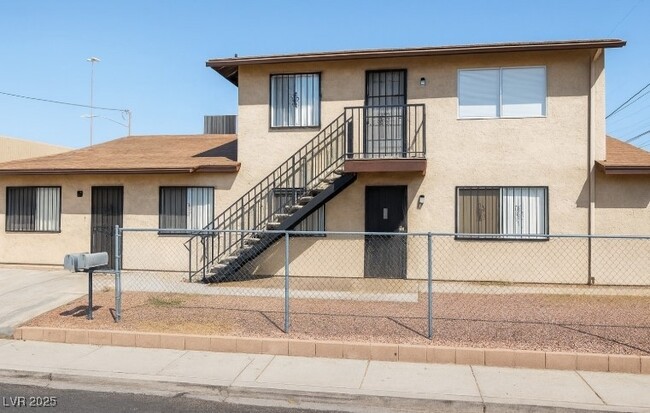 Building Photo - 1900 Goldfield St Unit B