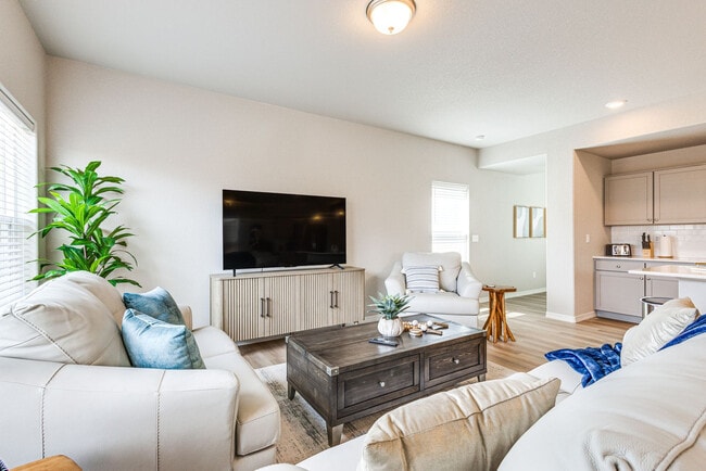 Building Photo - 8458 Blue Feather Lp Unit SI ID1546213P