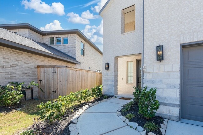 Photo - 102 Shining Succulent Dr